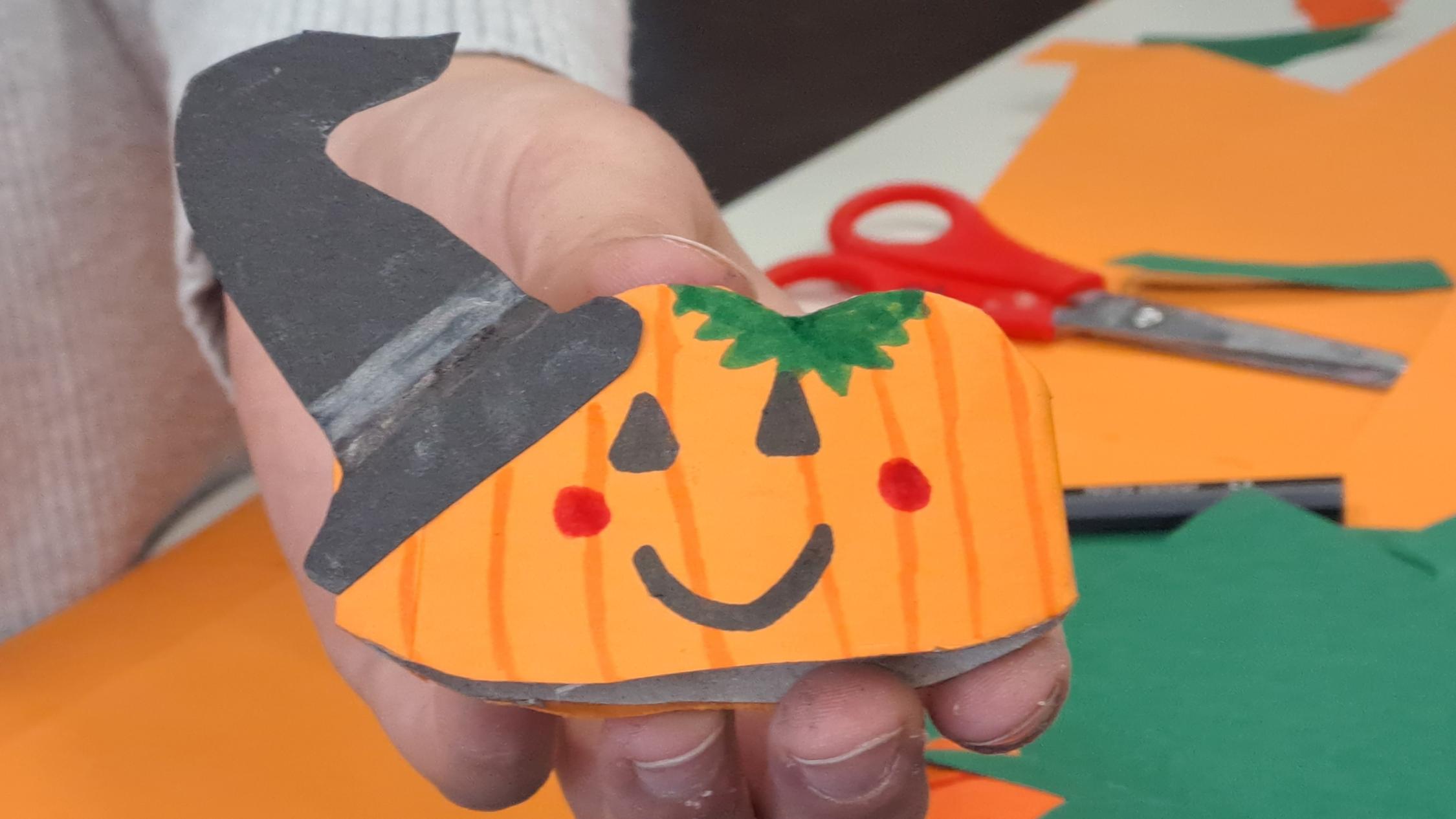 Gespenster basteln (1)