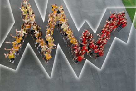 Logo aus Menschen